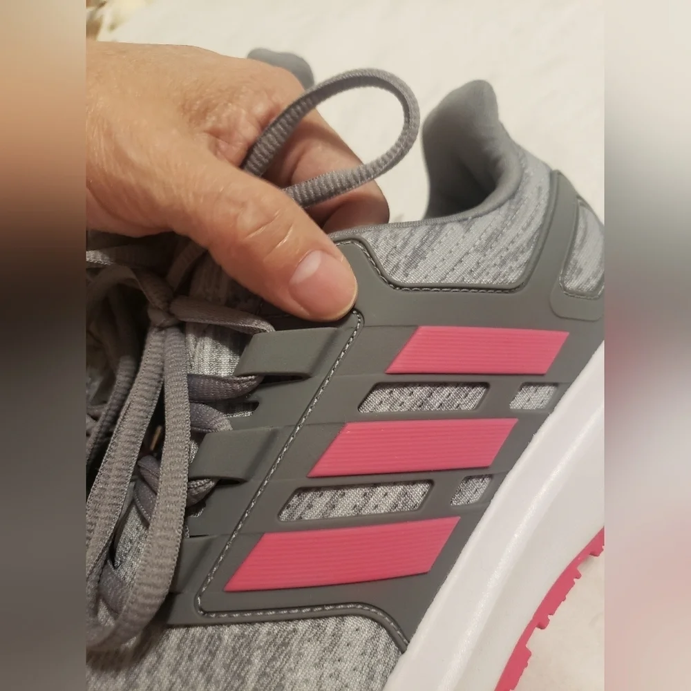 NEW ADIDAS GRAY-PINK CLOUD 2 SIZE 8.5